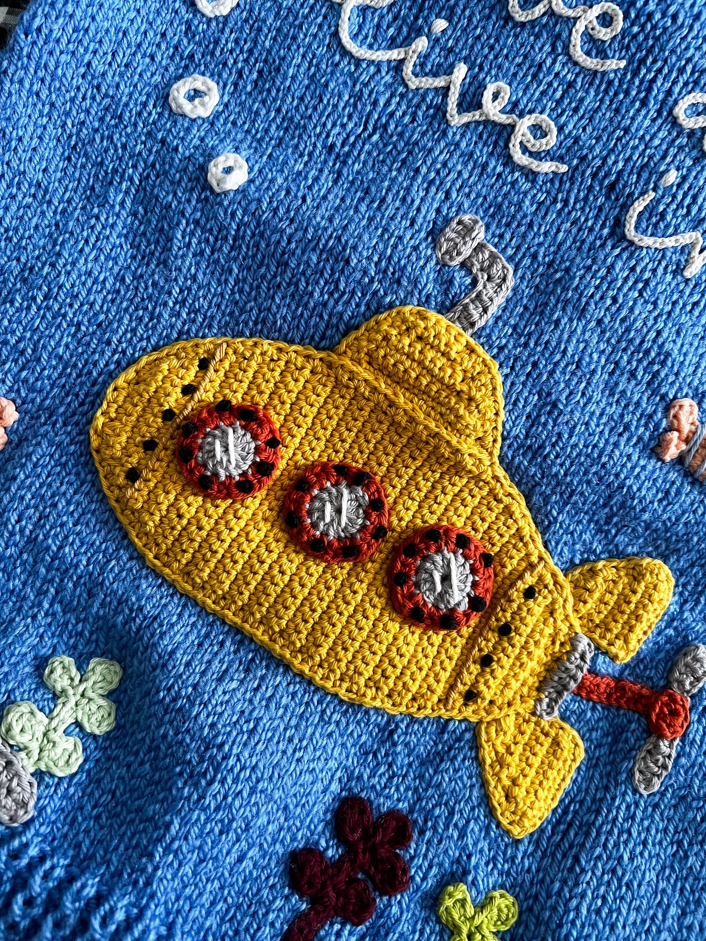We all live in a yellow submarine - 3/4 years